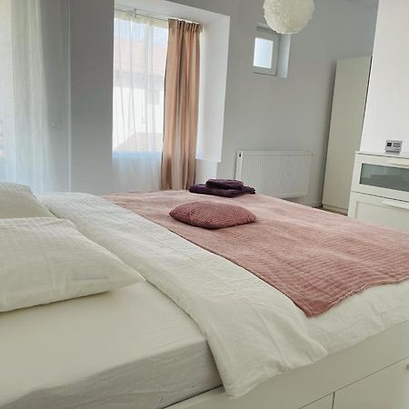 Galaxy Residence Villa Otopeni Kültér fotó