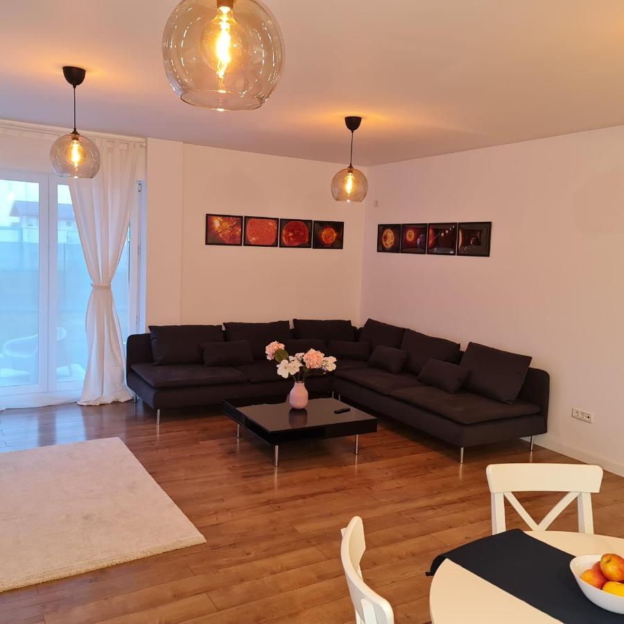 Galaxy Residence Villa Otopeni Kültér fotó