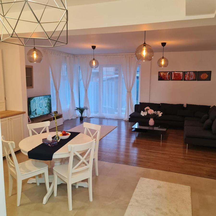Galaxy Residence Villa Otopeni Kültér fotó
