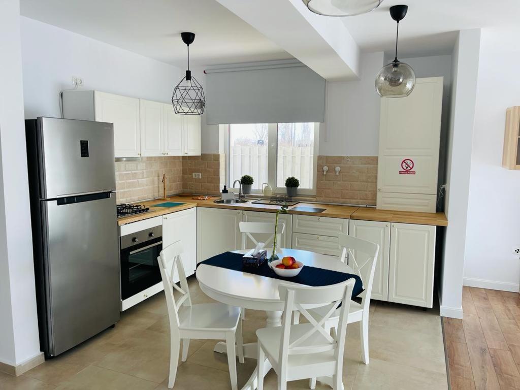 Galaxy Residence Villa Otopeni Kültér fotó