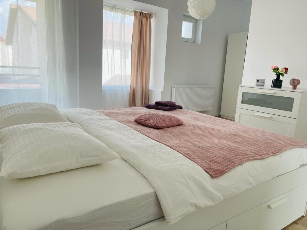 Galaxy Residence Villa Otopeni Kültér fotó